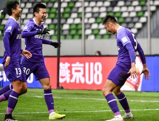 足协杯-天津泰达5-1淘汰长春亚泰 2外援各轰2球邱添一模仿C罗