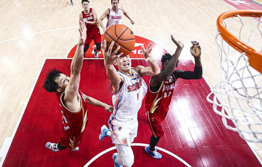 CBA-浙江106-101险胜四川 兰兹博格28+10亨特空砍32+7